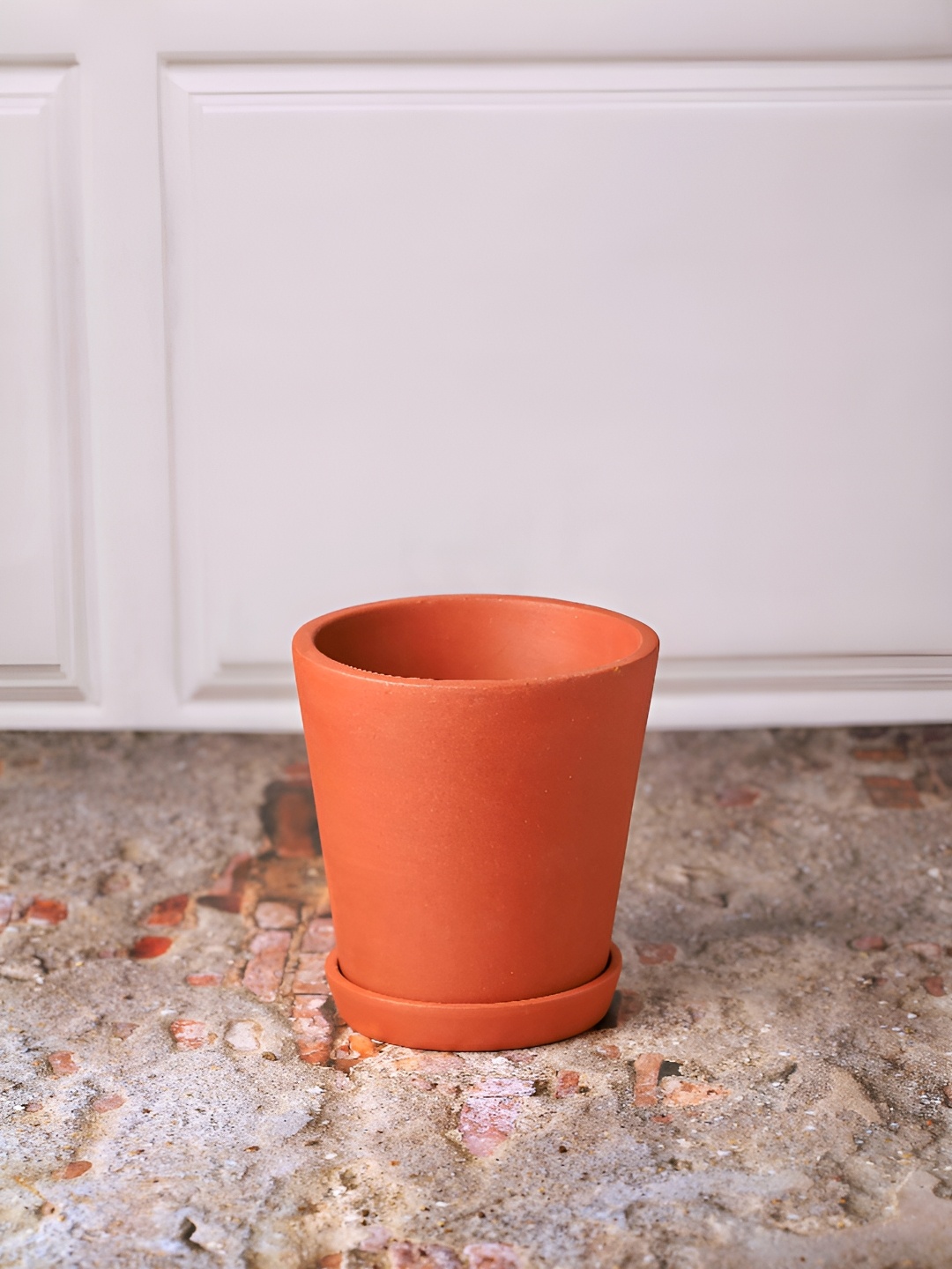 

The handicraftian 8-Pcs Brown Small Cone Planters