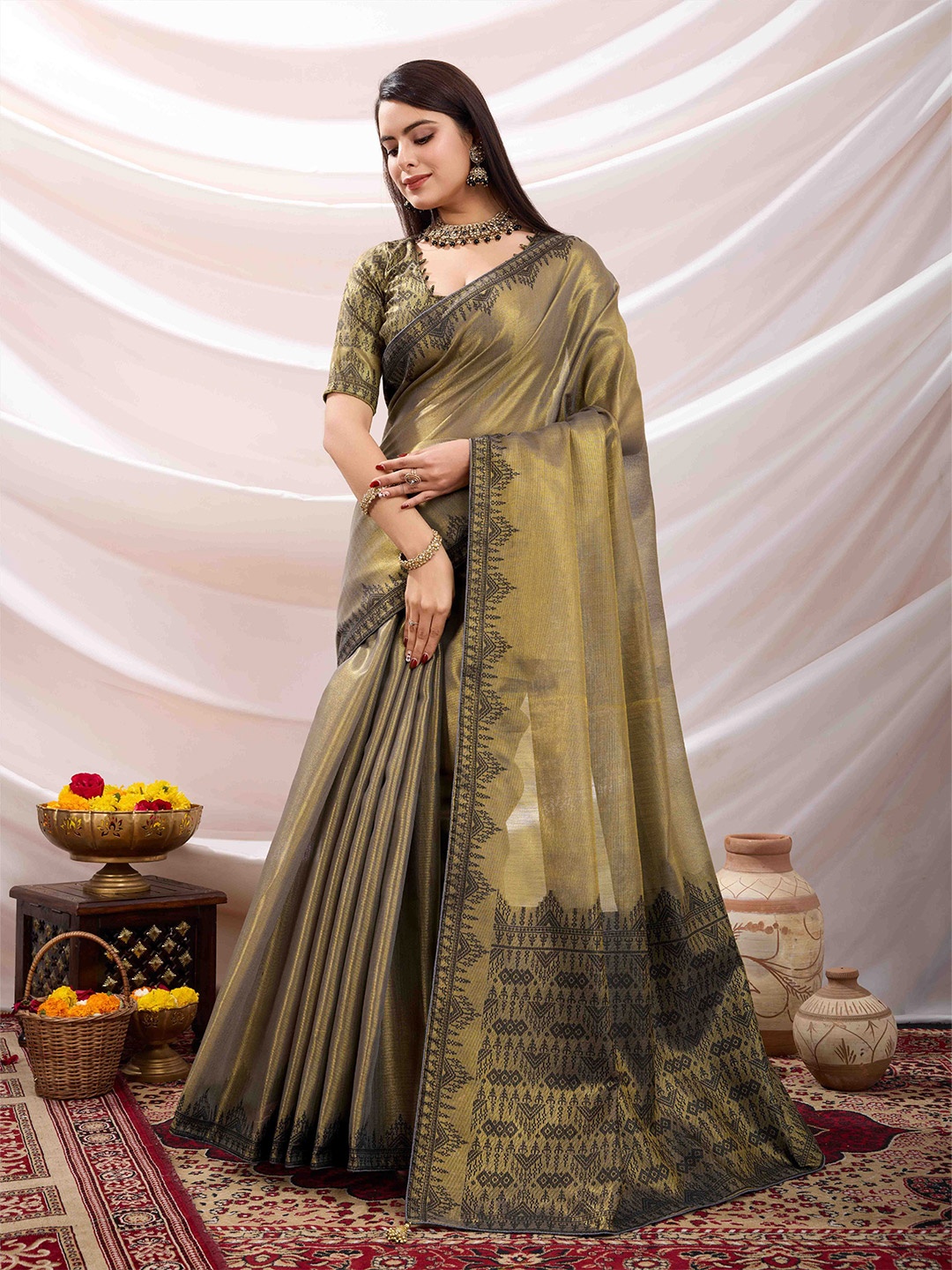 

DIVASTRI Woven Design Zari Saree With Unstitched Blouse Piece, Grey