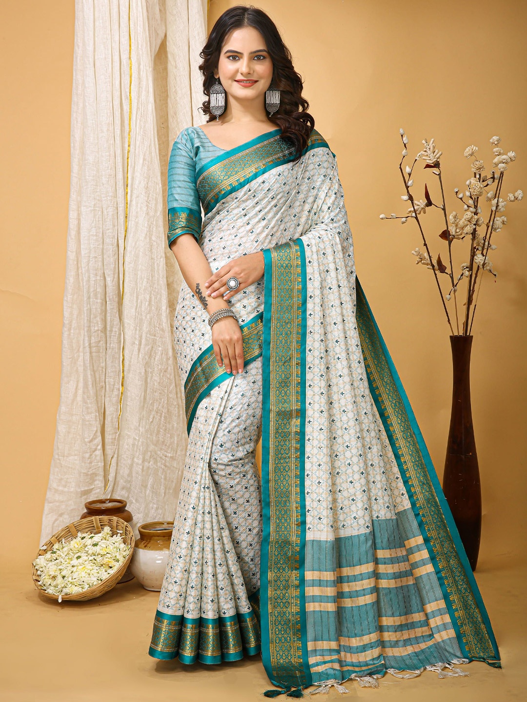 

HERE&NOW Ethnic Motifs Zari Pure Cotton Banarasi Saree, White