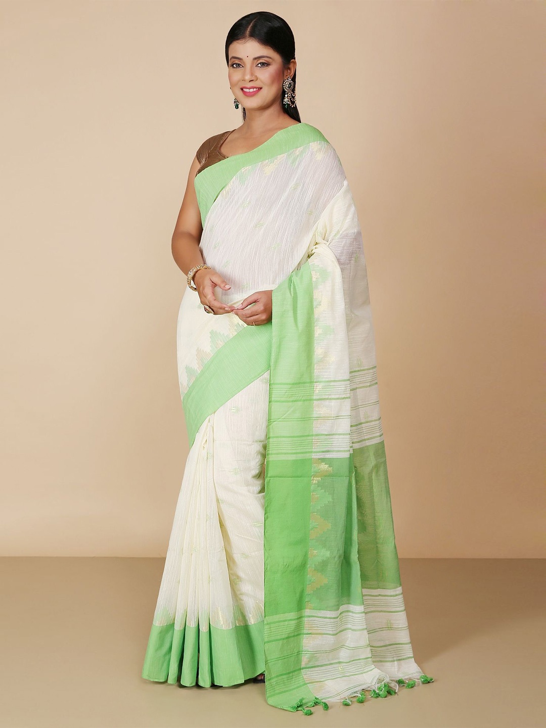 

WoodenTant Woven Design Saree, Off white