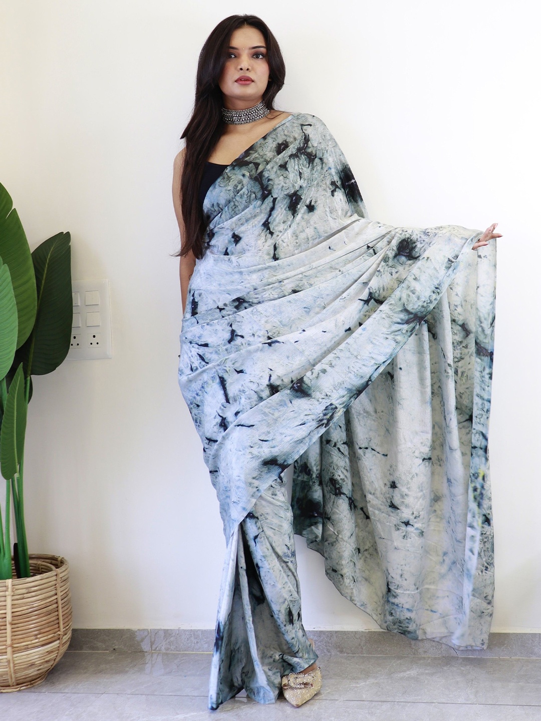 

LeeliPeeri Designer Tie and Dye Ready to Wear Saree, Grey