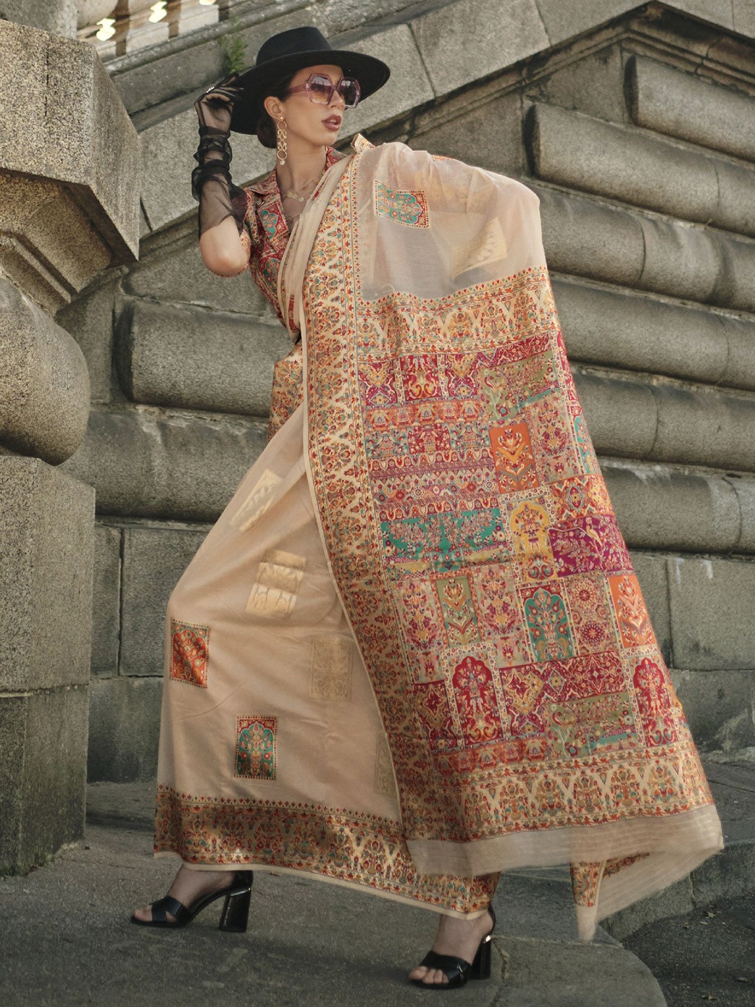 

KIMISHA Woven Design Zari Saree, Beige