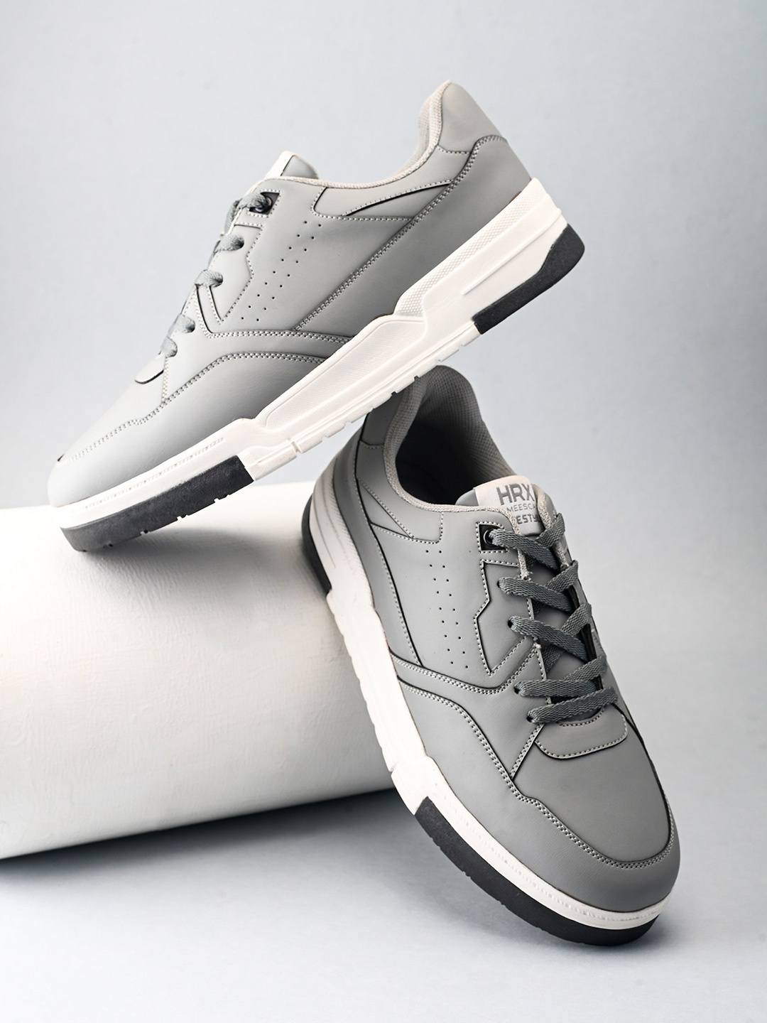 

HRX by Hrithik Roshan Men PU Sneakers, White
