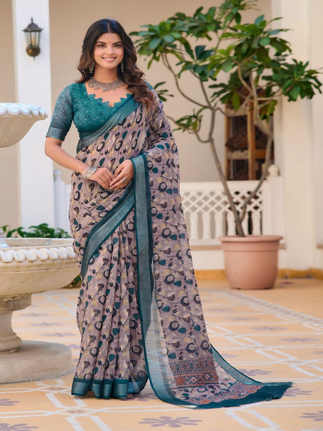 

TRENDING KART Floral Printed Zari Chanderi Saree, Grey