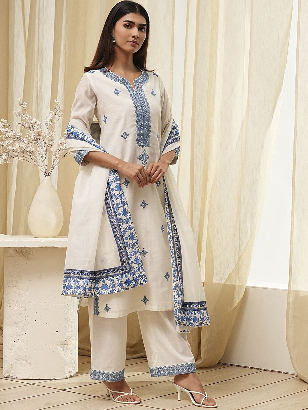 

Biba Floral Embroidered Notch Neck Thread Work Straight Kurta With Palazzos & Dupatta, White