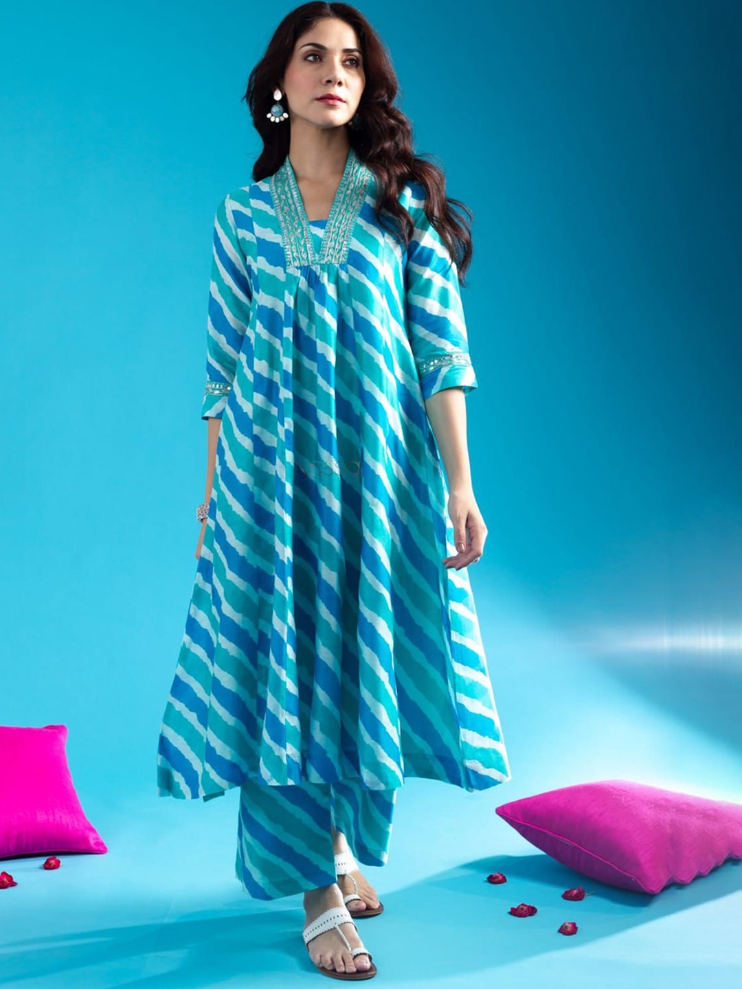 

Amrutam Fab Leheriya Printed V-Neck Kurta With Trousers & Dupatta, Blue