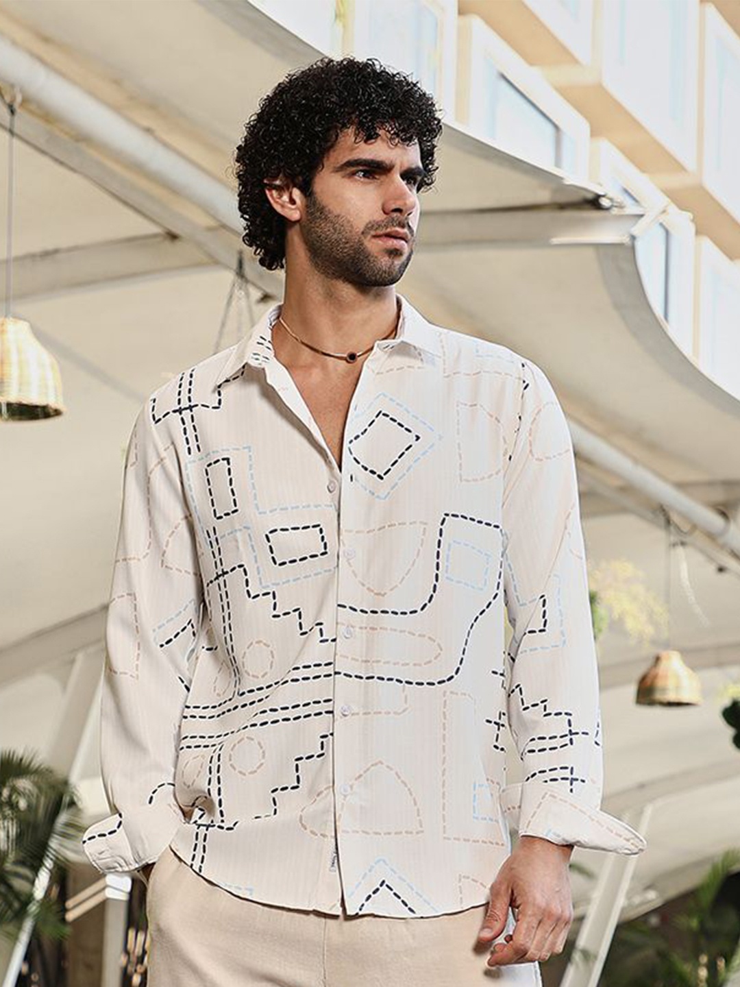 

Campus Sutra Men Classic Fit Spread Collar Geometric Printed Cotton Casual Shirt, White