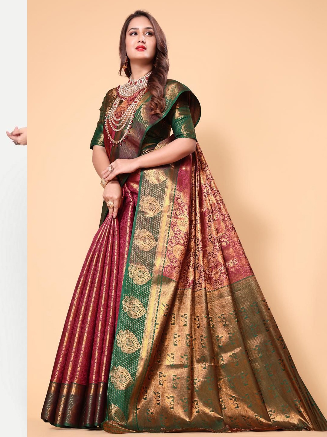 

jayant creation Woven Design Zari Banarasi Saree, Maroon