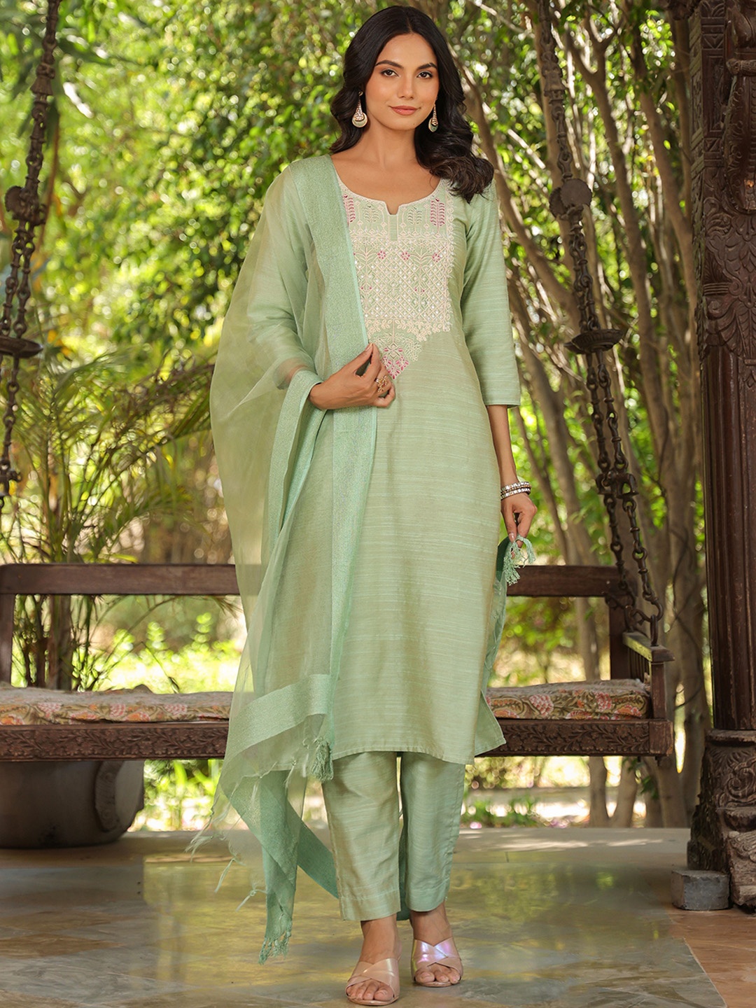

AURIELLA Motifs Sequinned Embroidered Notch Neck Straight Kurta with Trousers & Dupatta, Sea green