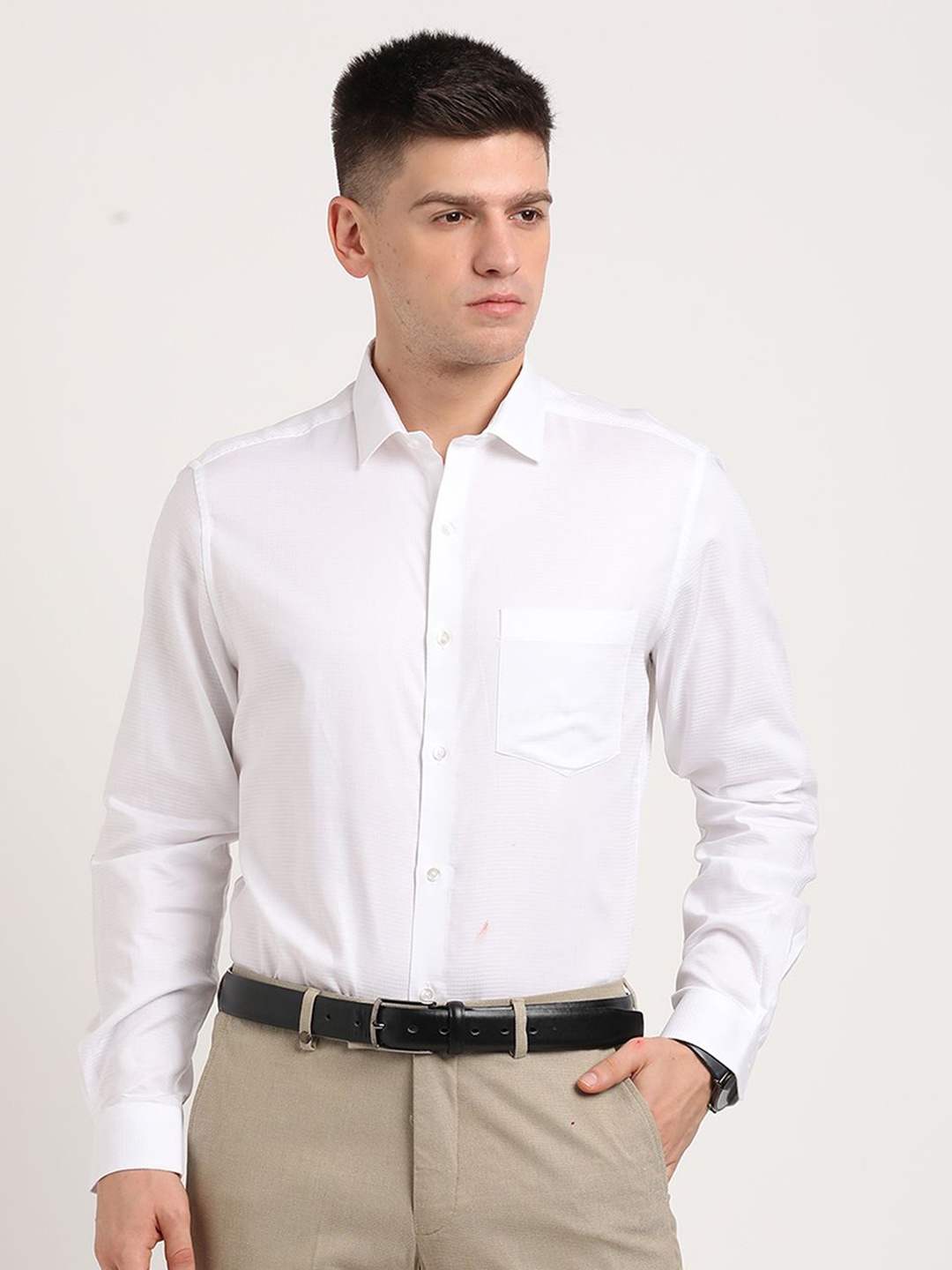 

Turtle Men Standard Regular Fit Spread Collar Solid Cotton Formal Shirt, White