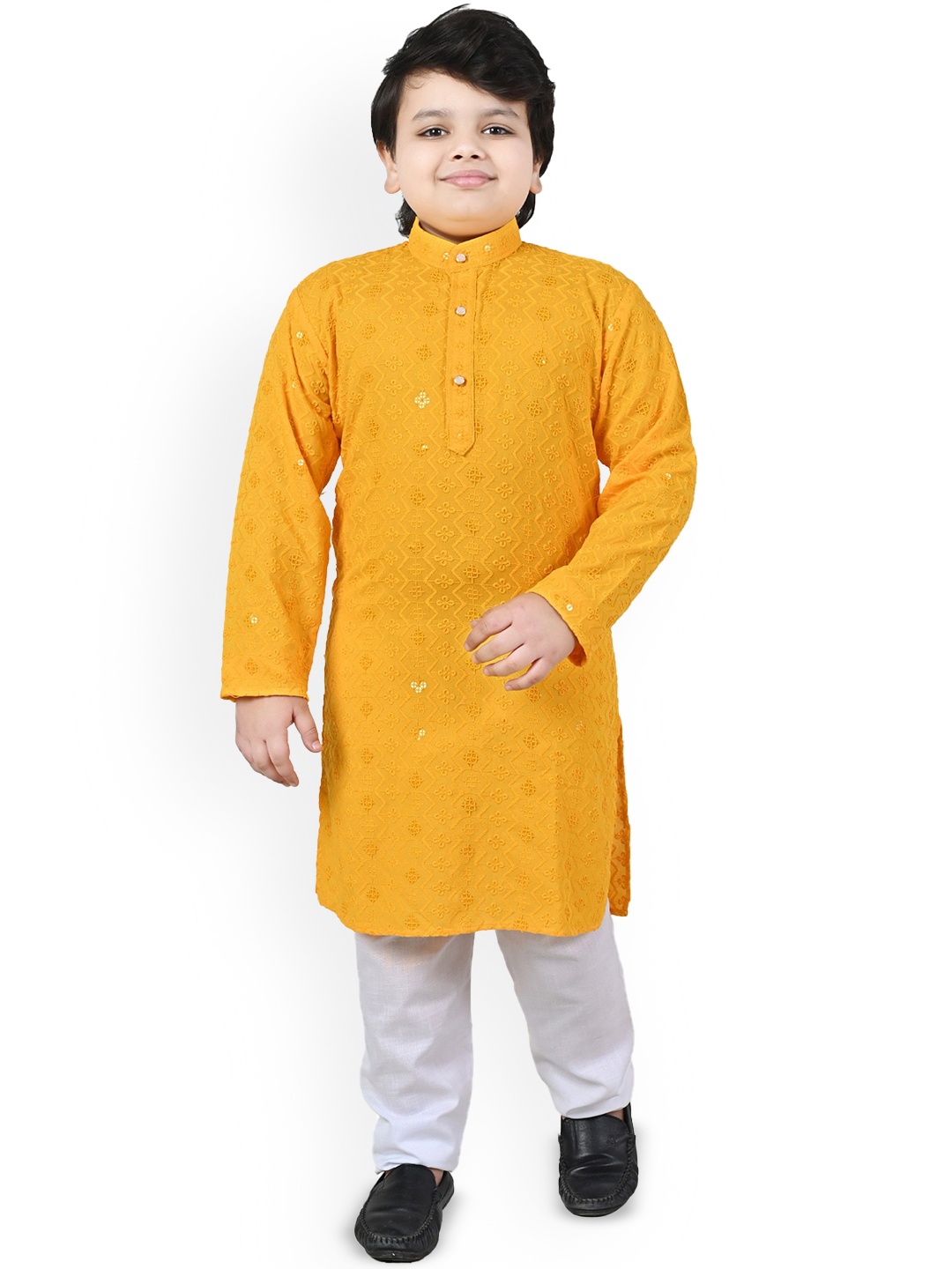 

Kidotsav Boys Floral Embroidered Regular Thread Work Kurta with Pyjamas, Yellow