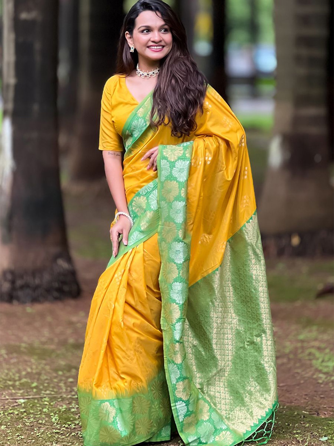 

Rangtulika Ethnics Woven Design Zari Saree, Yellow
