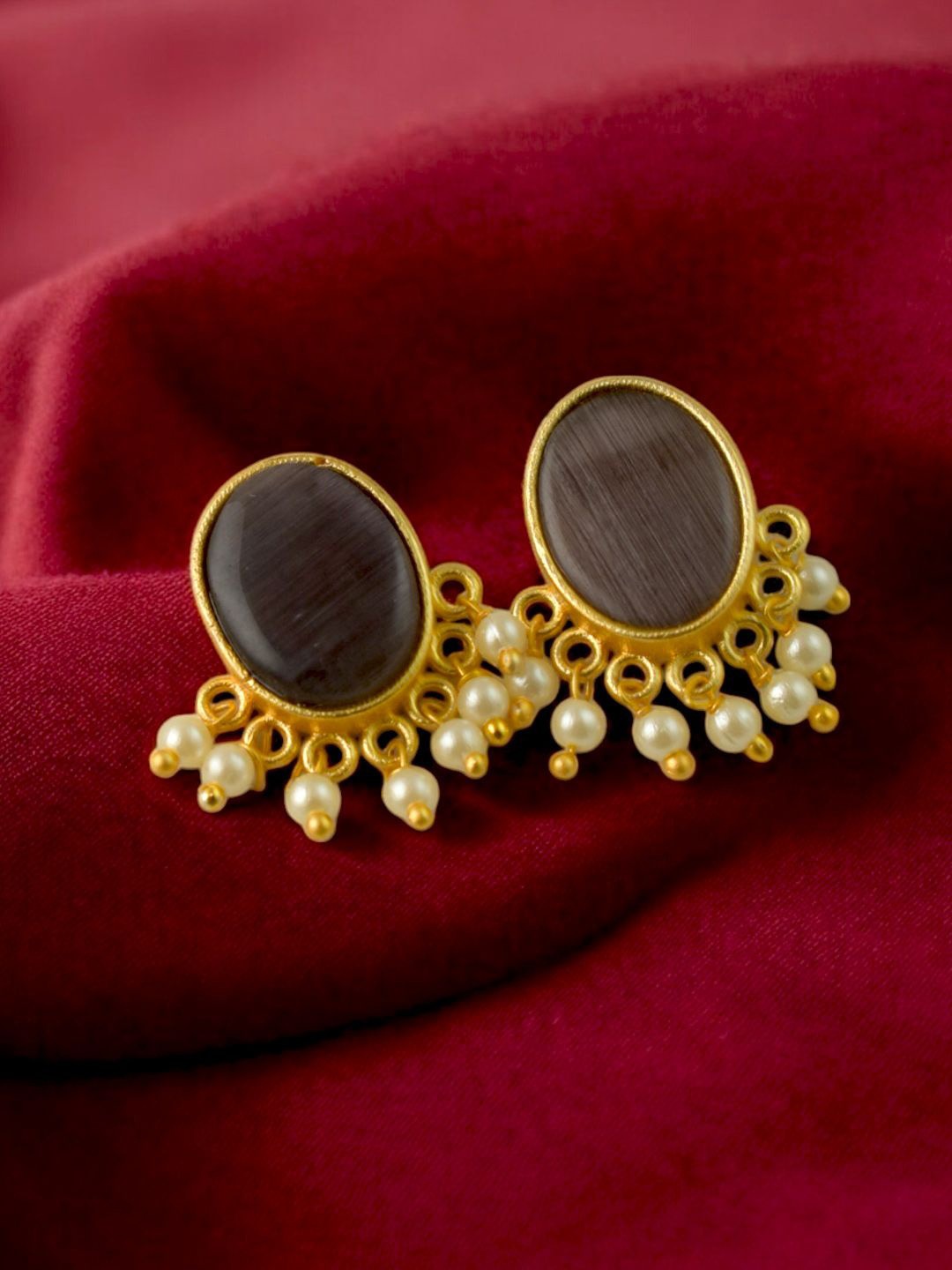 

TISHUL JEWELS Gold-Plated Artificial Stones and Beads Studded Classic Shaped Studs, Grey