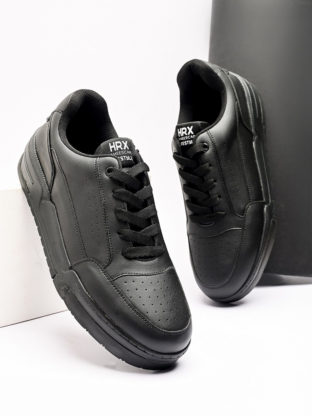 

HRX by Hrithik Roshan Men PU Sneakers, Black
