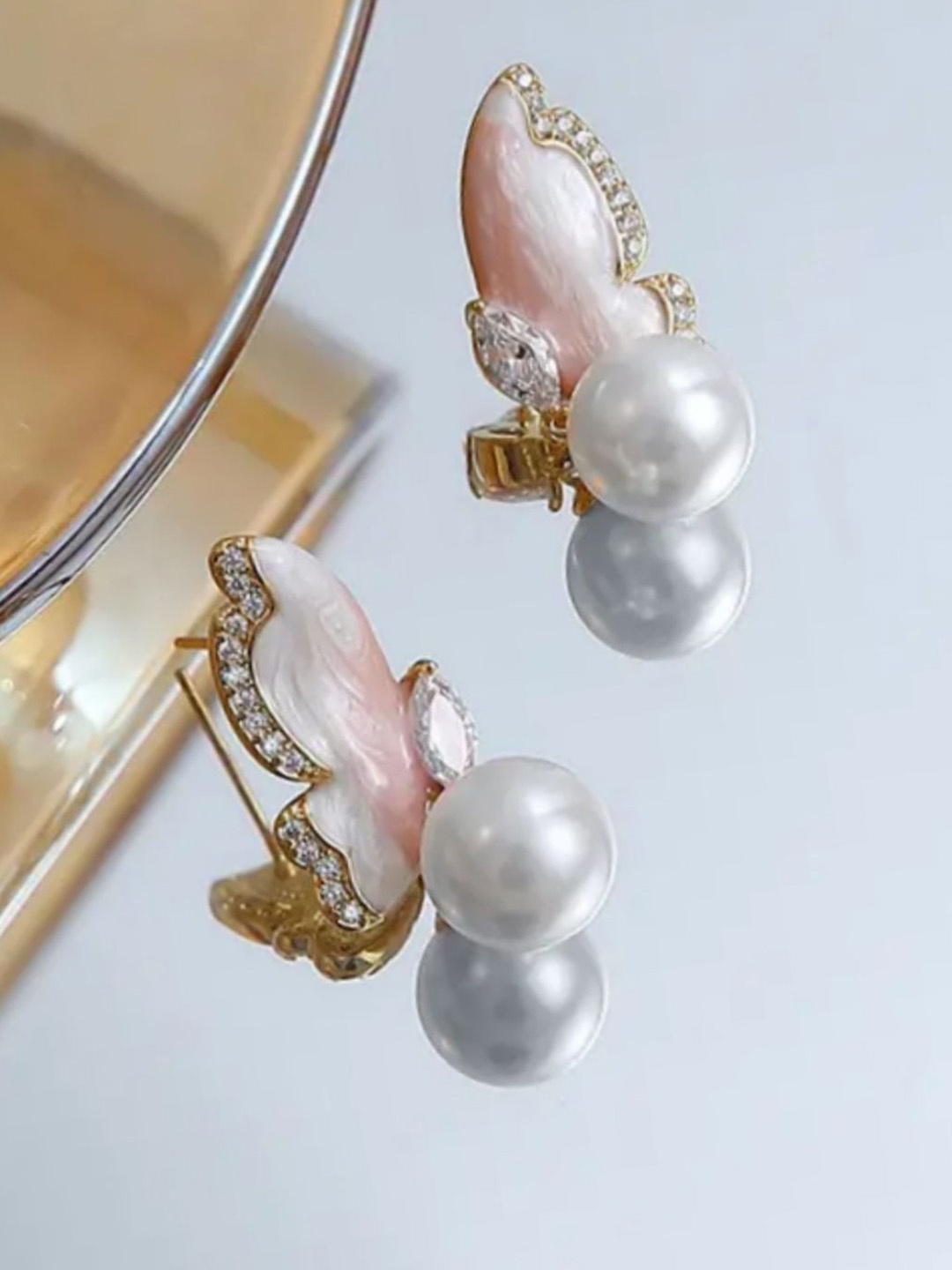 

DressBerry Contemporary Drop Earrings, Pink