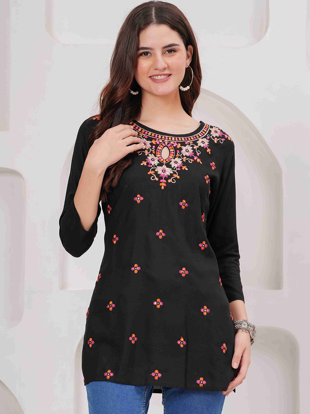 

ALEXEY JAY Floral Embroidered Round Neck Straight Kurti, Black