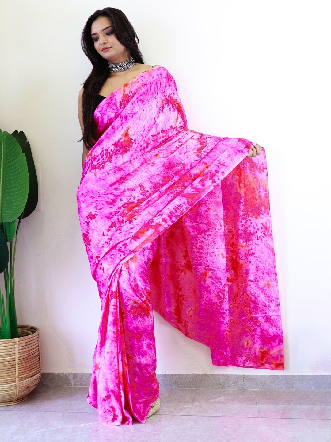 

LeeliPeeri Designer Tie and Dye Ready to Wear Saree, Pink