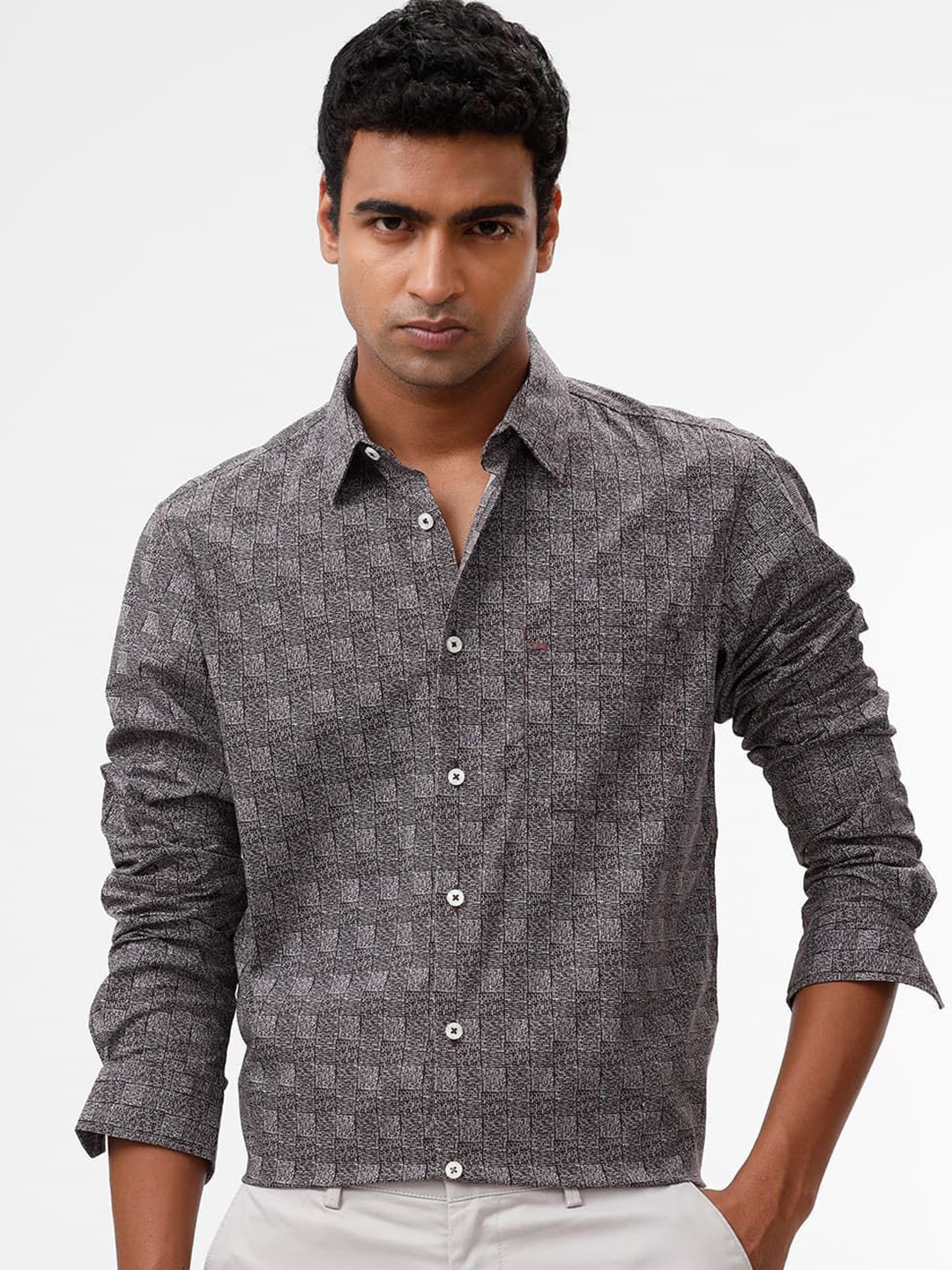 

Basics Men Slim Fit Spread Collar Abstract Printed Cotton Casual Shirt, Grey