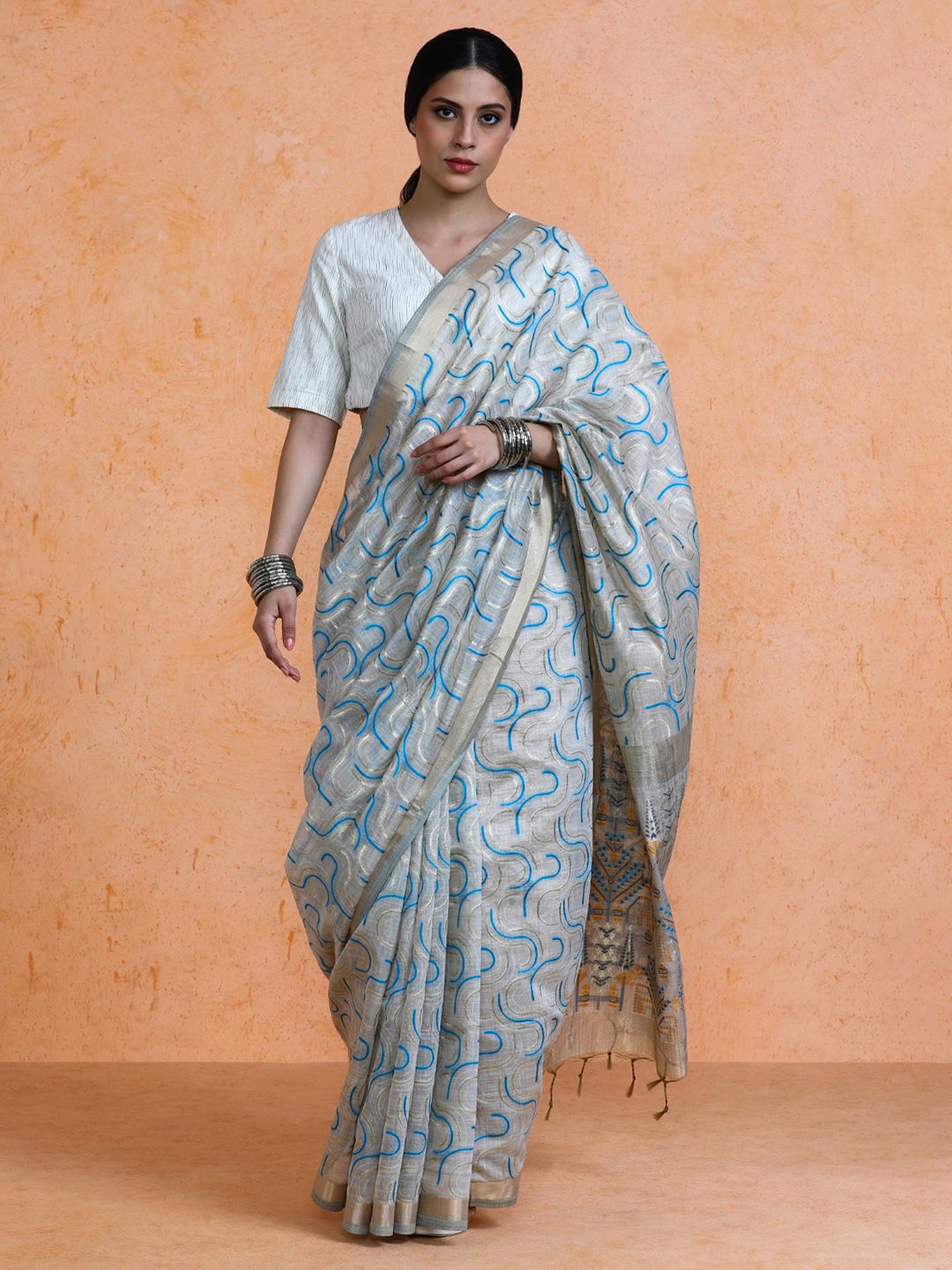 

SARHA Woven Design Muga Cotton Saree, Grey