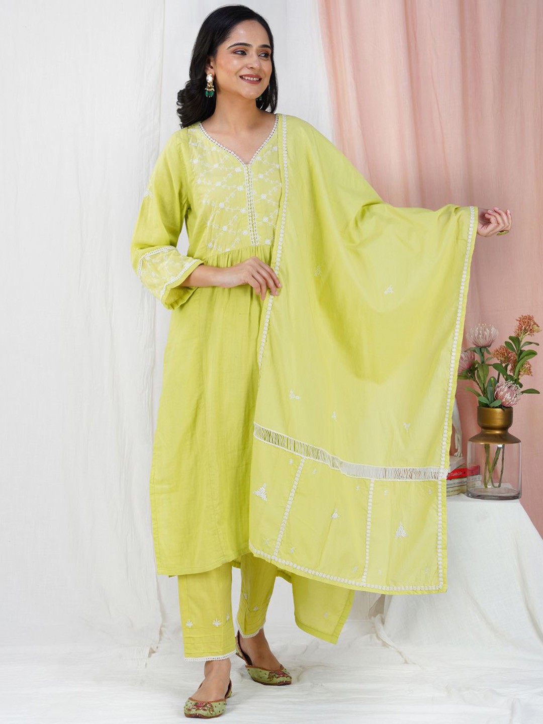 

zuri Women Ethnic Motifs Embroidered Regular Thread Work Pure Cotton Kurta with Trousers & With Dupatta, Green
