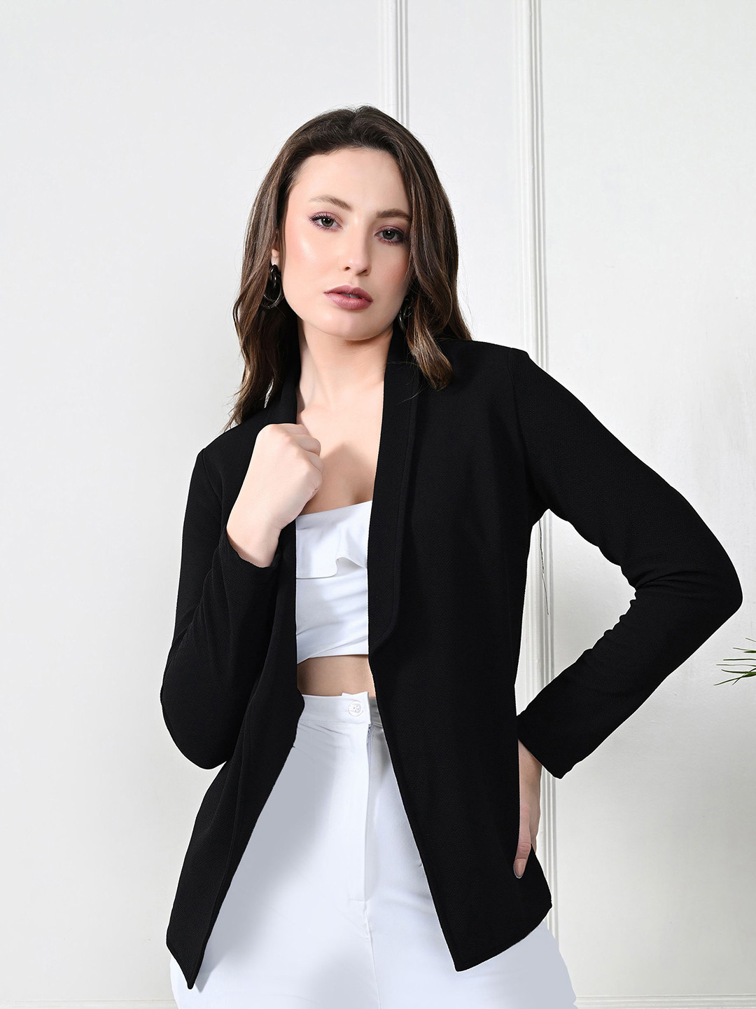 

IUGA Women Shrug, Black