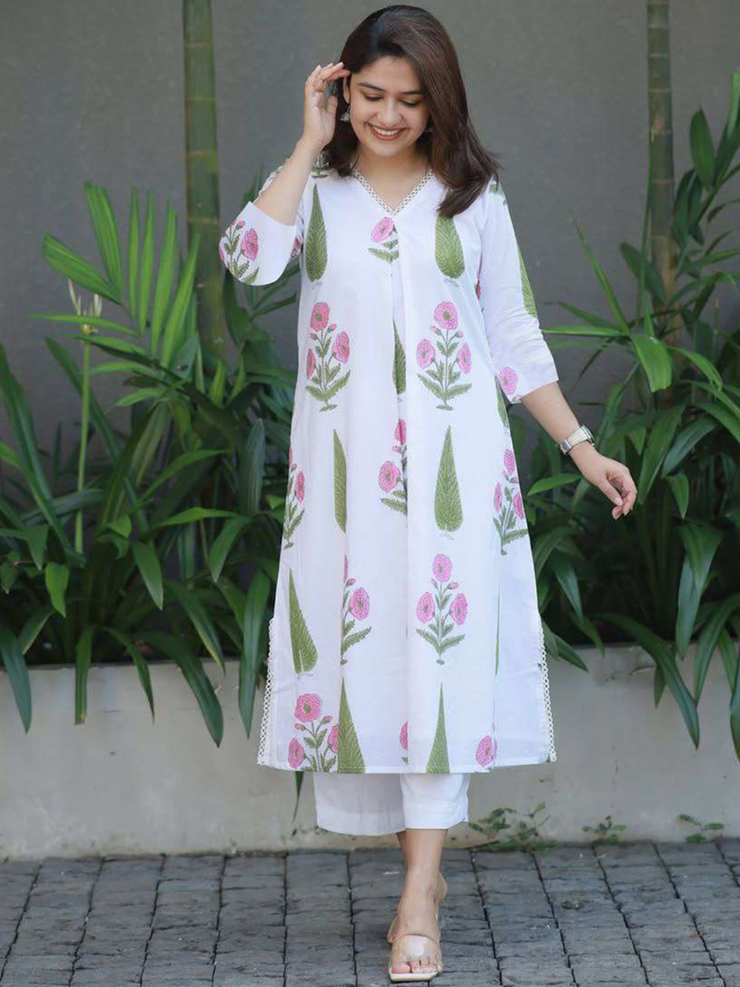 

KALINI Women Floral Printed Regular Kurta with Palazzos, White