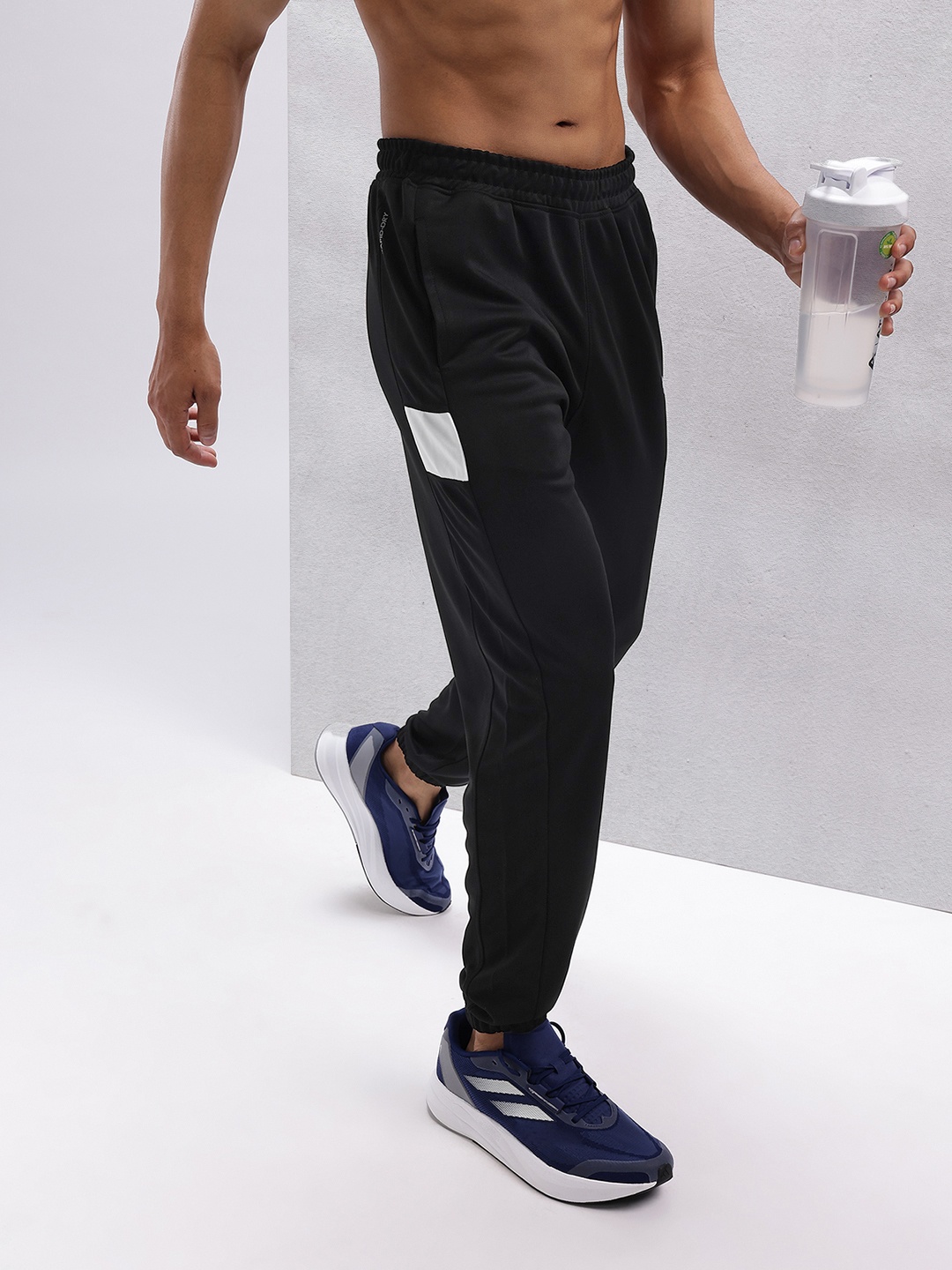 

HRX by Hrithik Roshan Men Typography Printed Rapid-Dry Running Joggers, Black