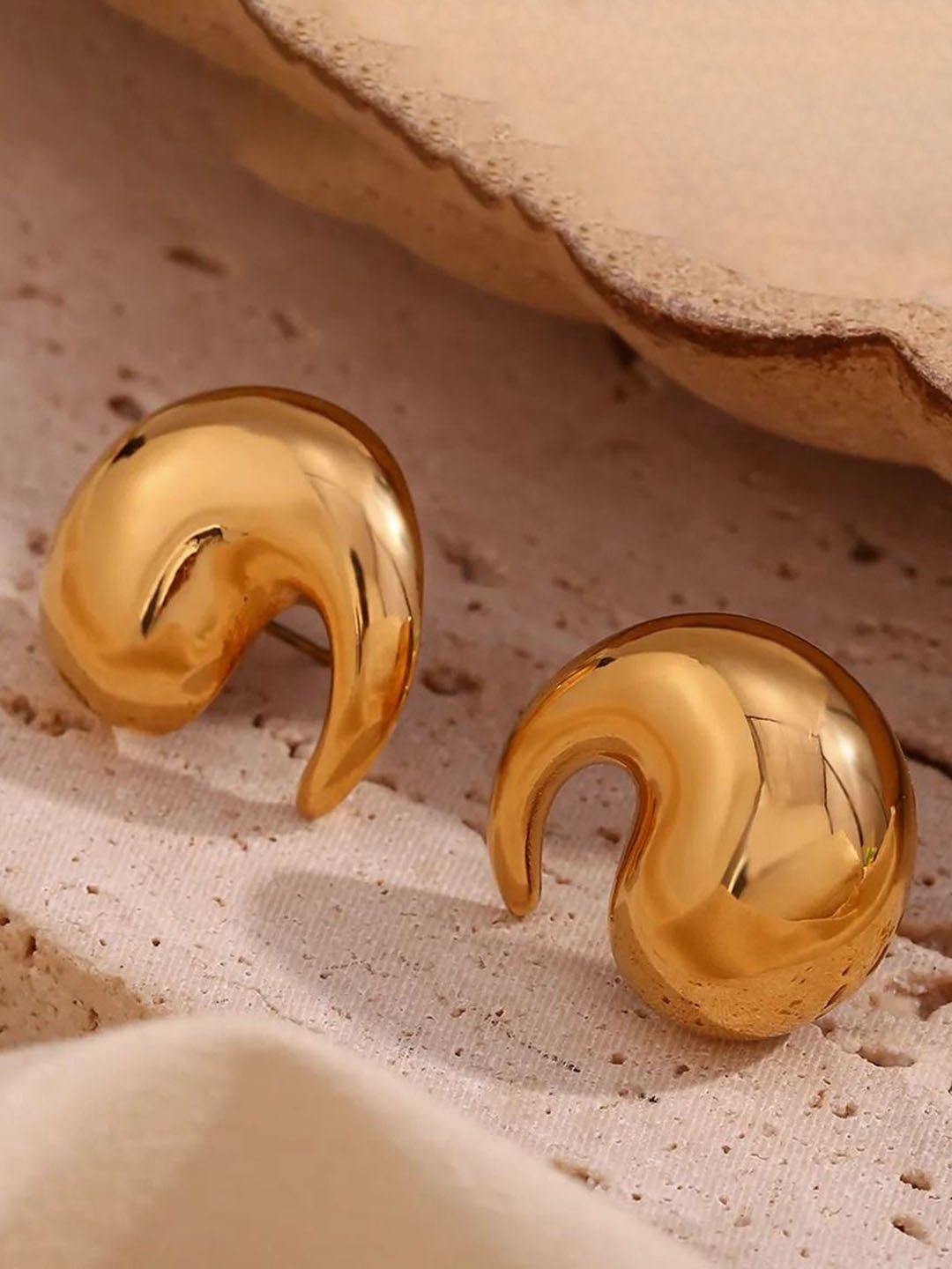 

DressBerry Peacock Shaped Studs Earrings, Gold