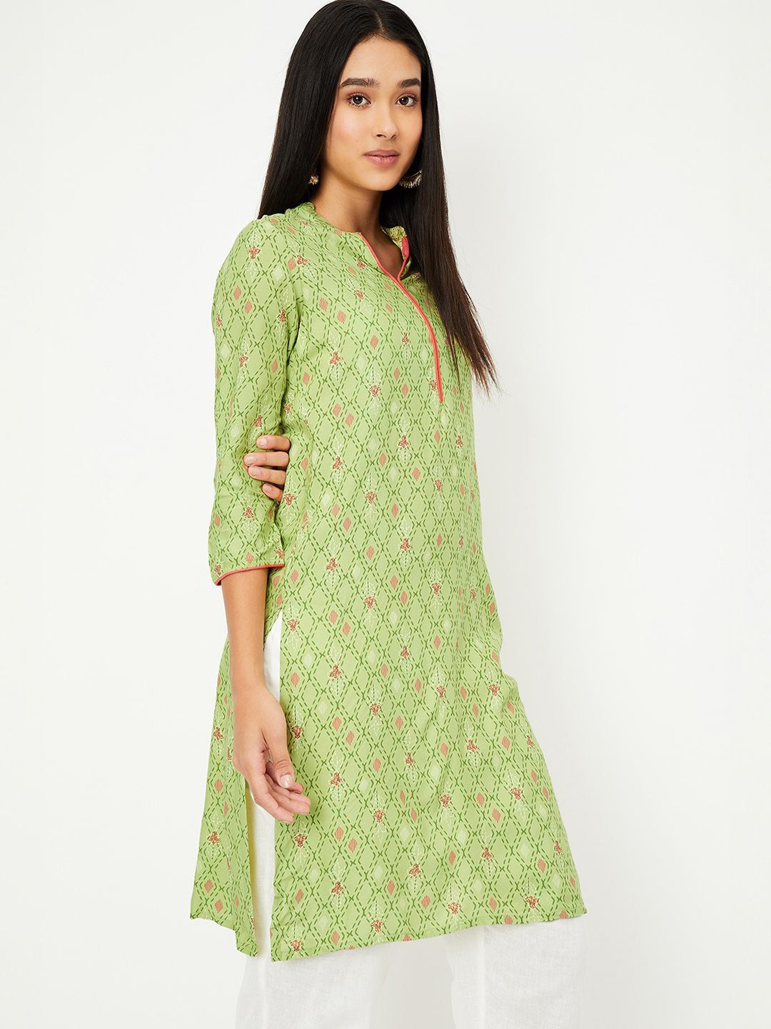 

max Women Thread Work Kurta, Green