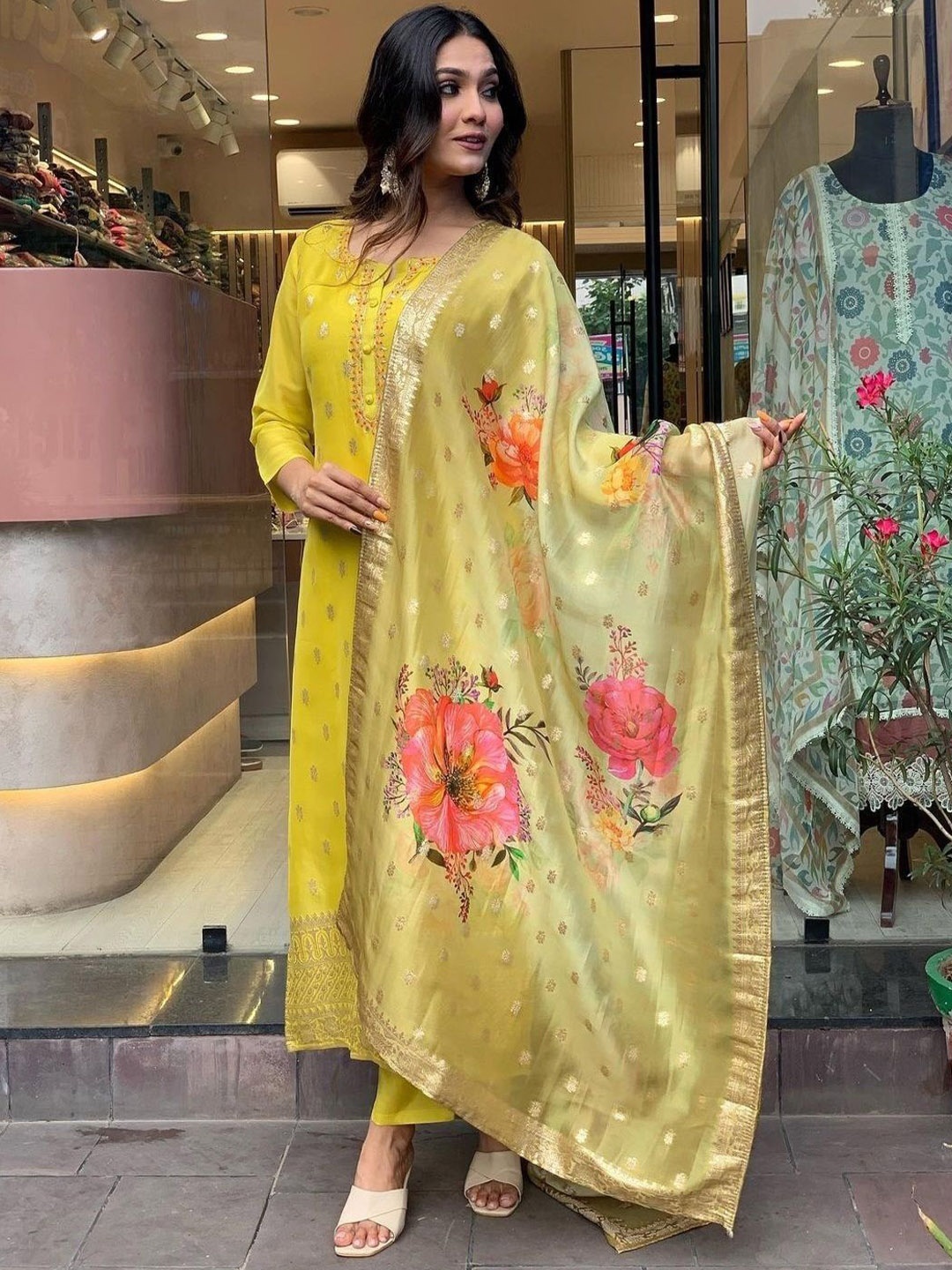

SHIJILA Women Floral Regular Kurta with Trousers & With Dupatta, Yellow