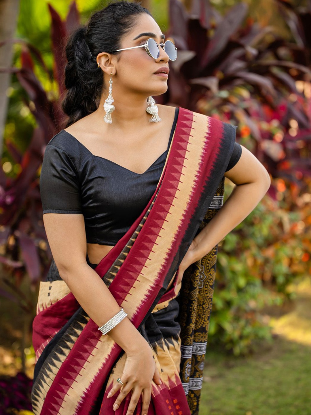 

KALINI Ethnic Motifs Silk Blend Block Print Saree, Maroon