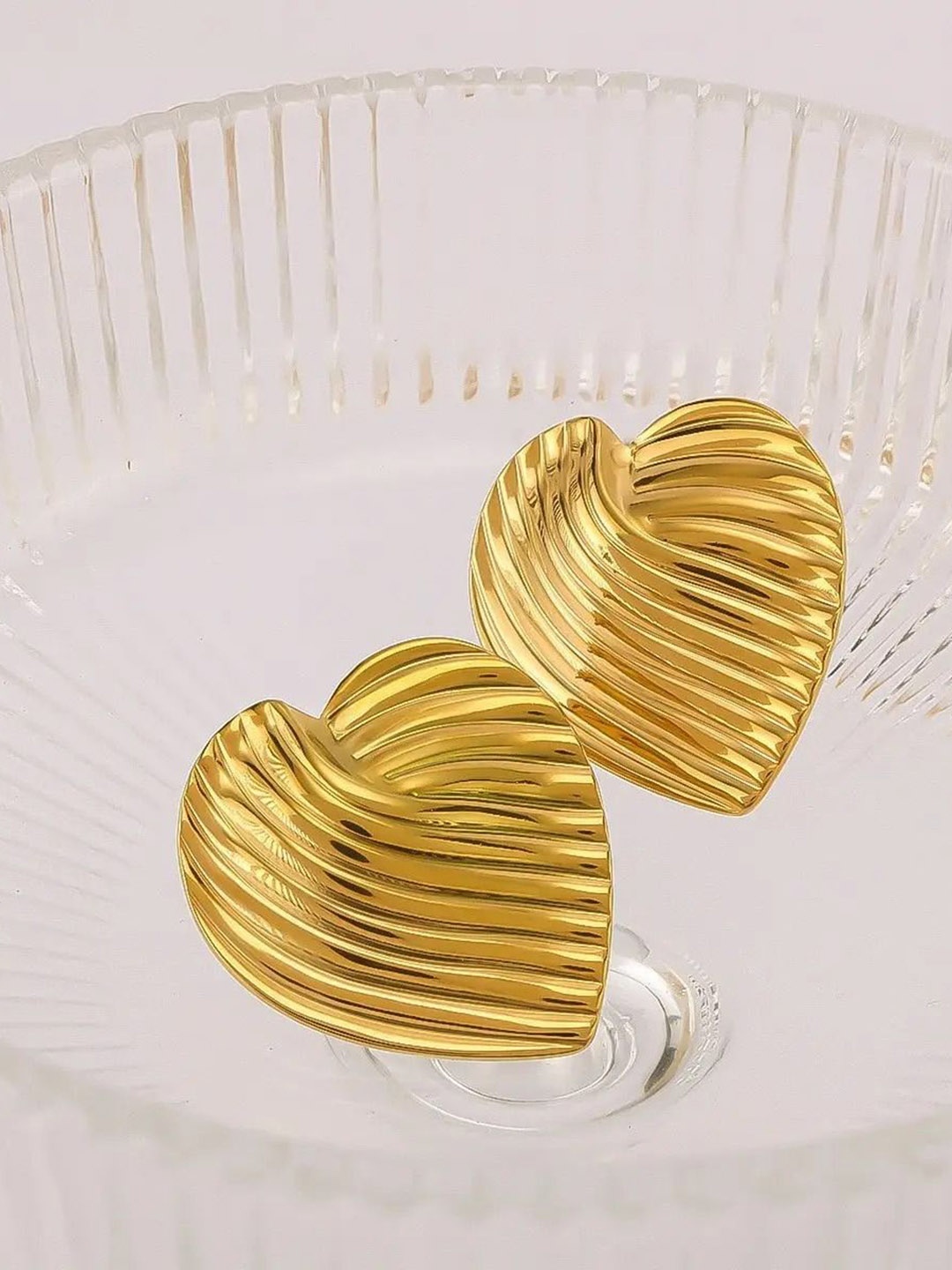 

DressBerry Heart Shaped Studs Earrings, Gold