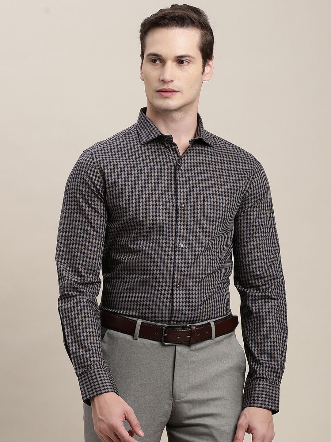 

Turtle Men Standard Tartan Checks Opaque Formal Shirt, Brown