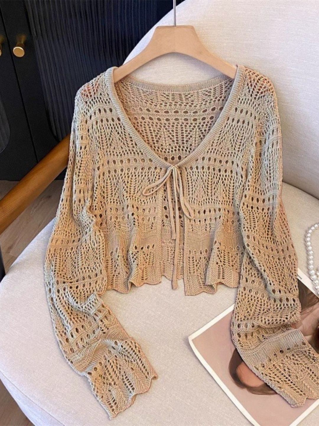 

KPOP Tie-Up Neck Top, Brown
