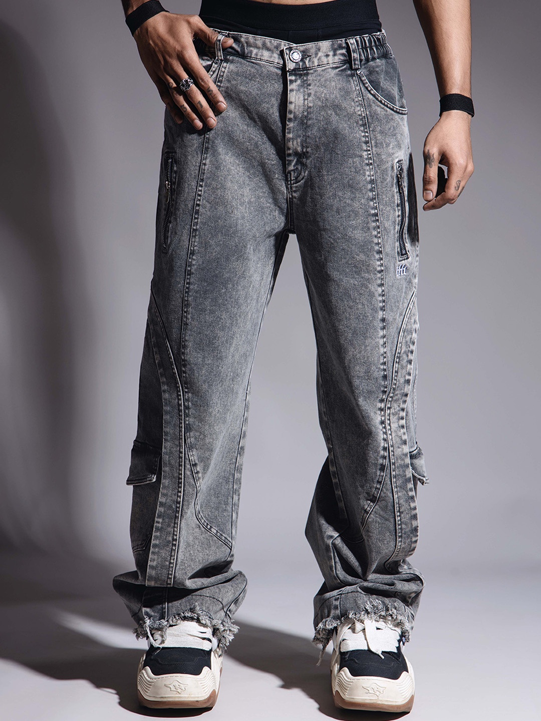 

HOP HEAD Unisex Comfort Straight Fit Mildly Distressed Light Fade Jeans, Grey