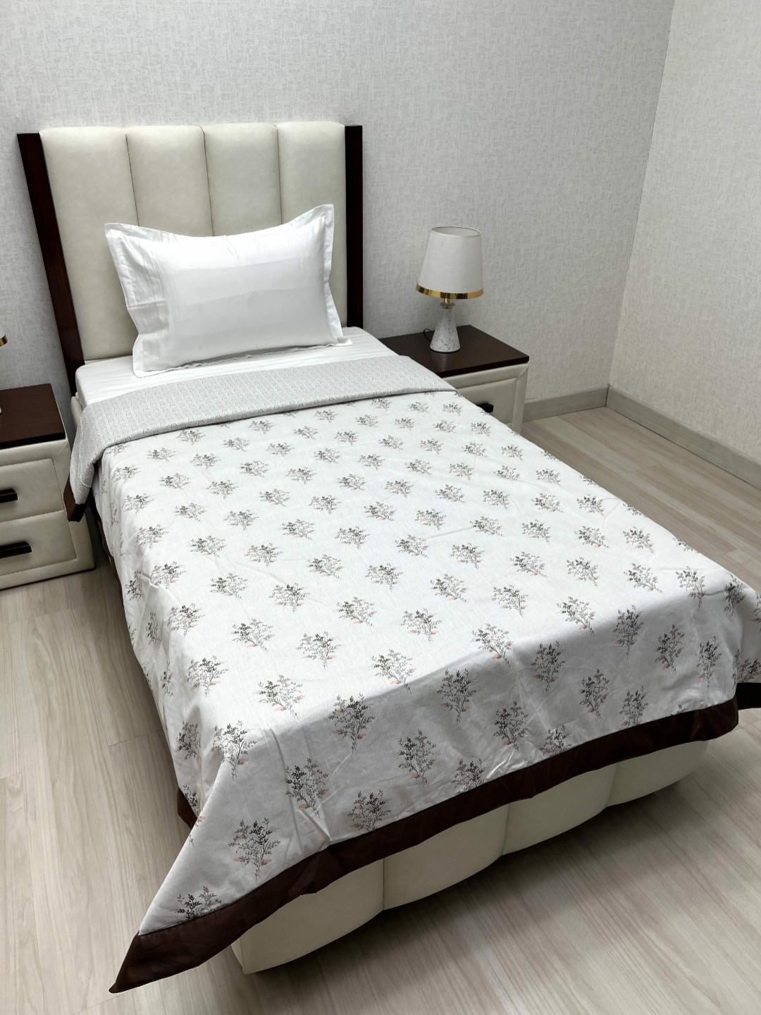 

Pure Decor Sole Silken Grey & White Floral Printed Cotton 180 GSM AC Room Single Bed Dohar