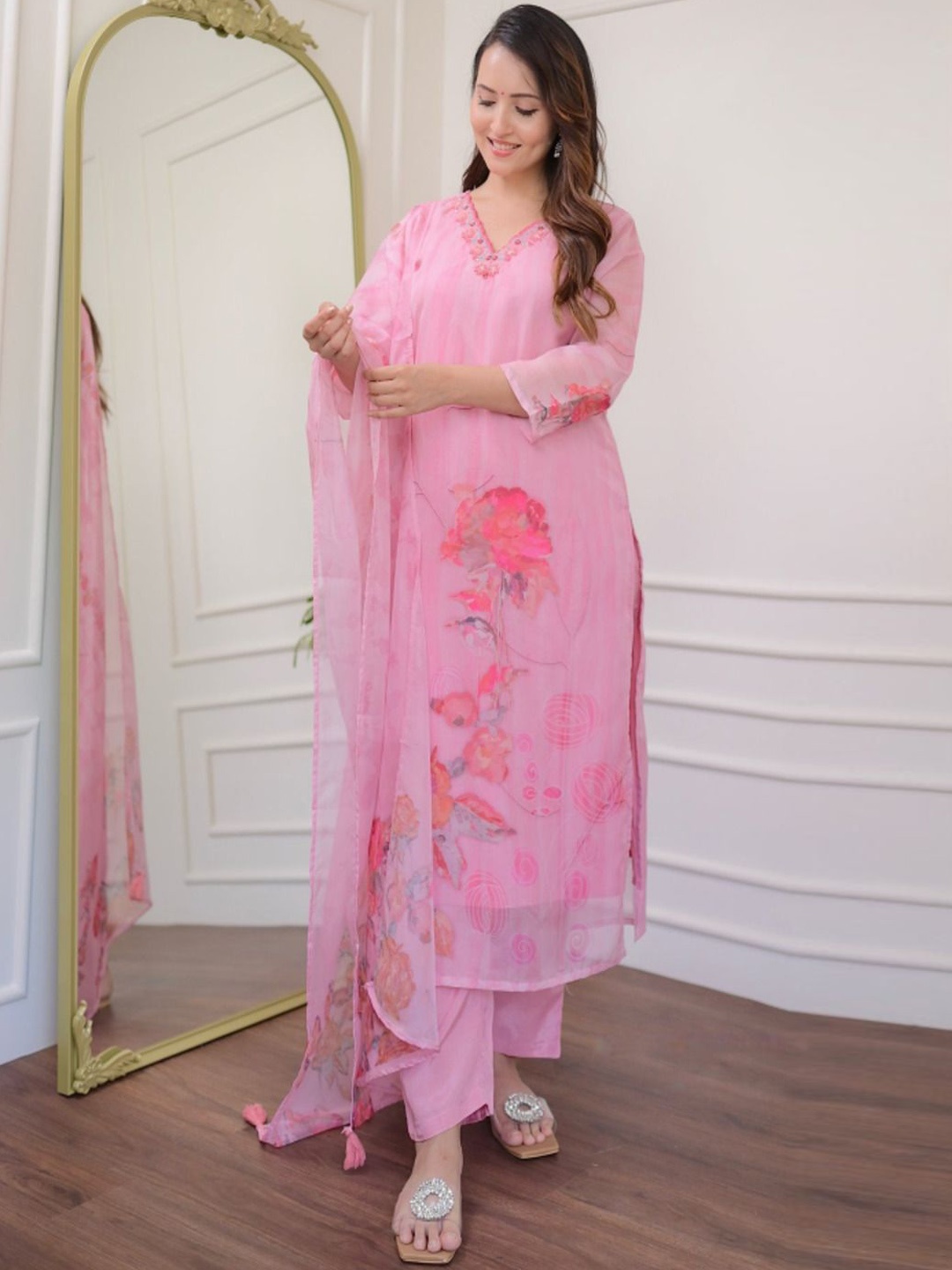 

SHIJILA Women Floral Printed Regular Kurta with Trousers & With Dupatta, Pink