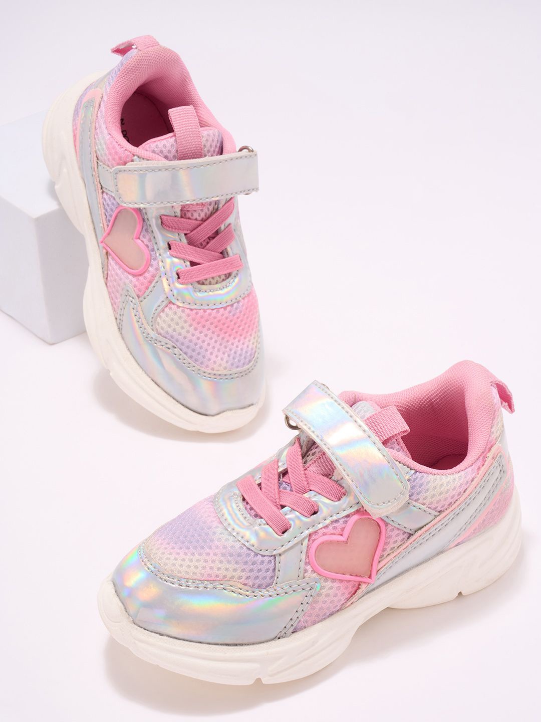 

Pantaloons Junior Girls Walking Non-Marking Shoes, White