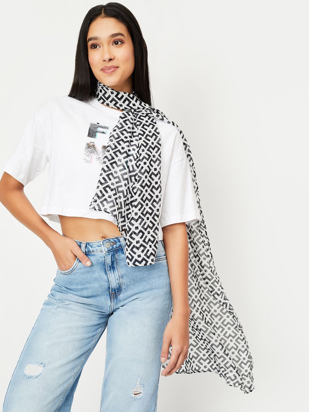 

max Women Printed Scarf, Black