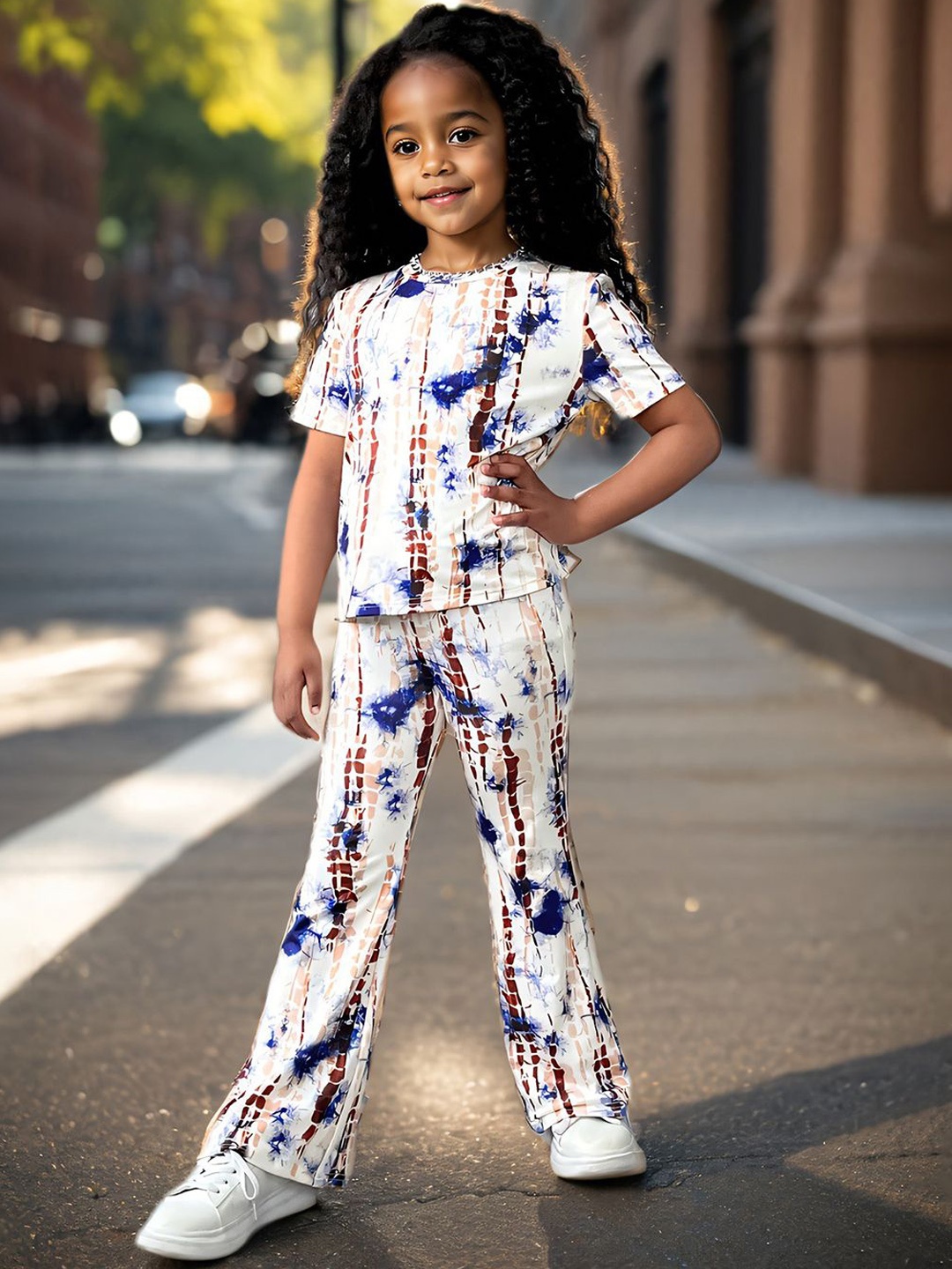 

YK Girls Printed T-Shirt & Trousers Clothing Set, White