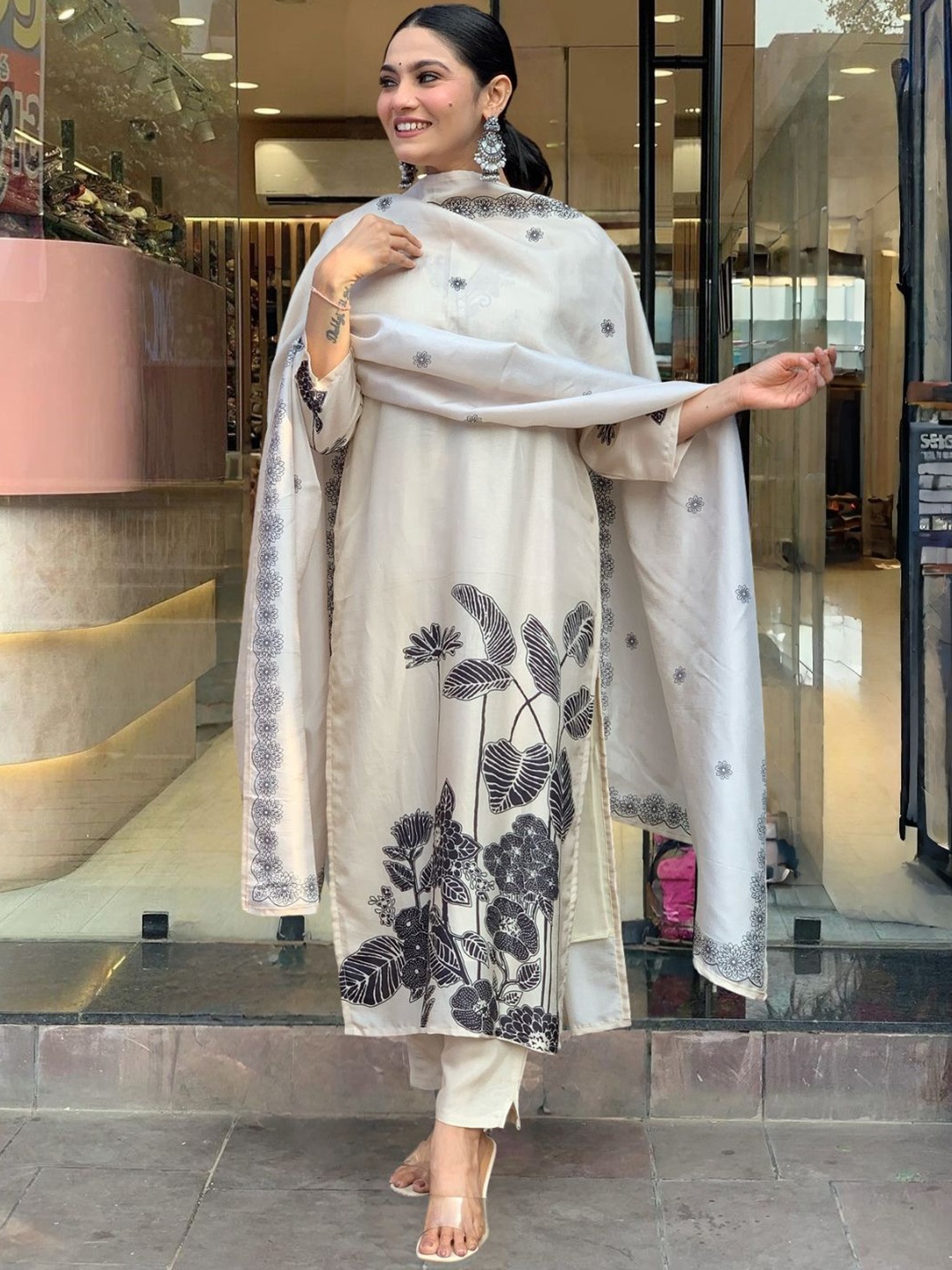 

Navlik Floral Printed Round Neck Straight Kurta With Trousers And Dupatta, Beige