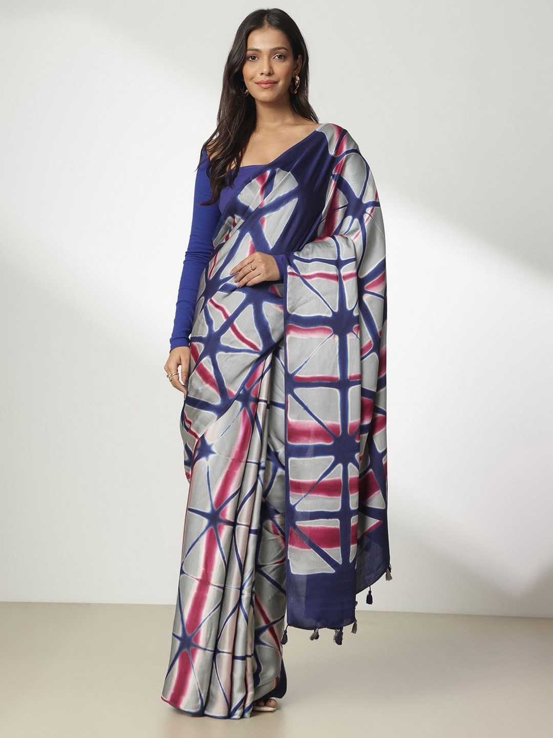 

navyasa by liva Liva Saree, Pink