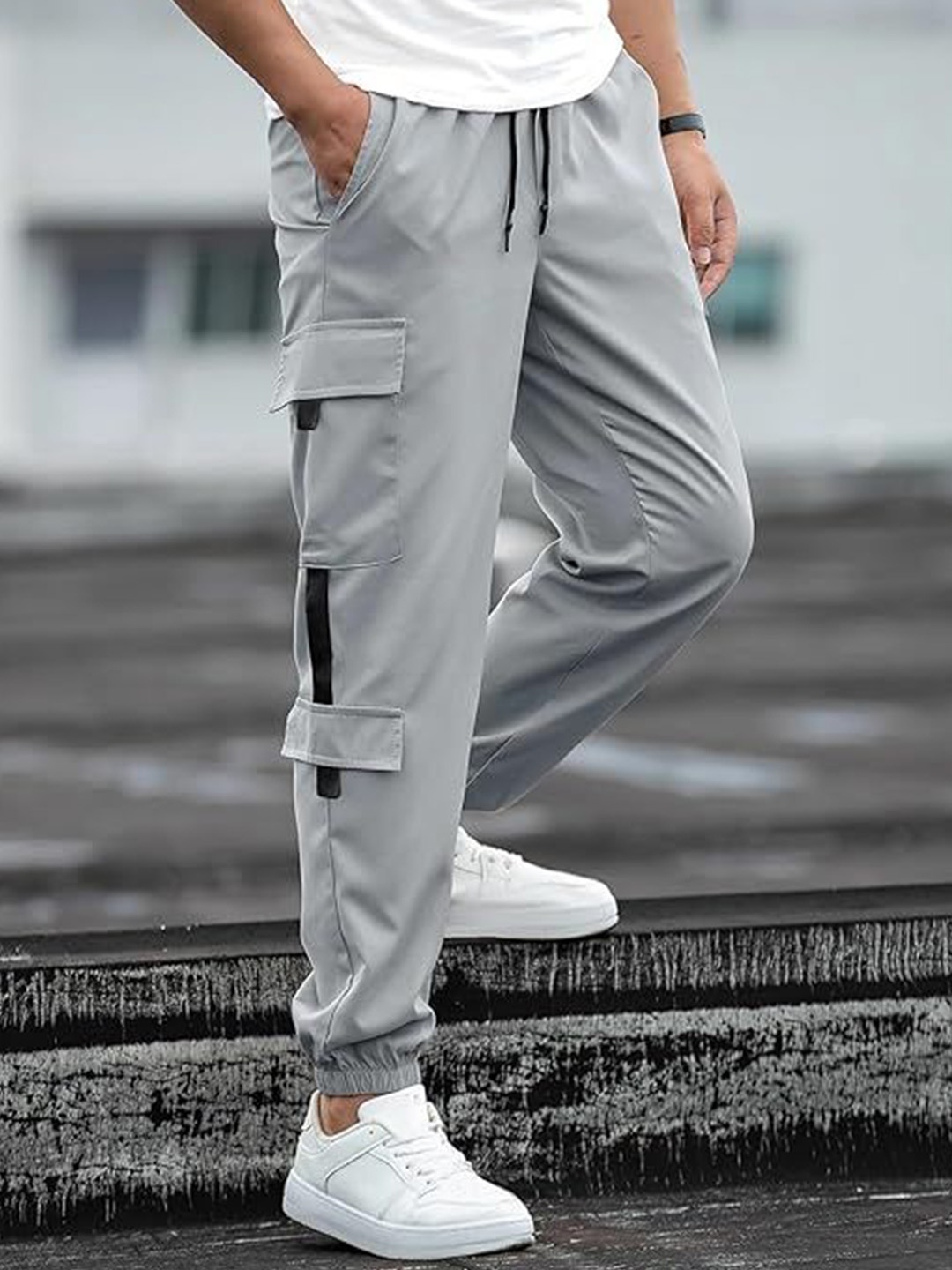 

MACK JONNEY Men Mid-Rise Joggers, Silver