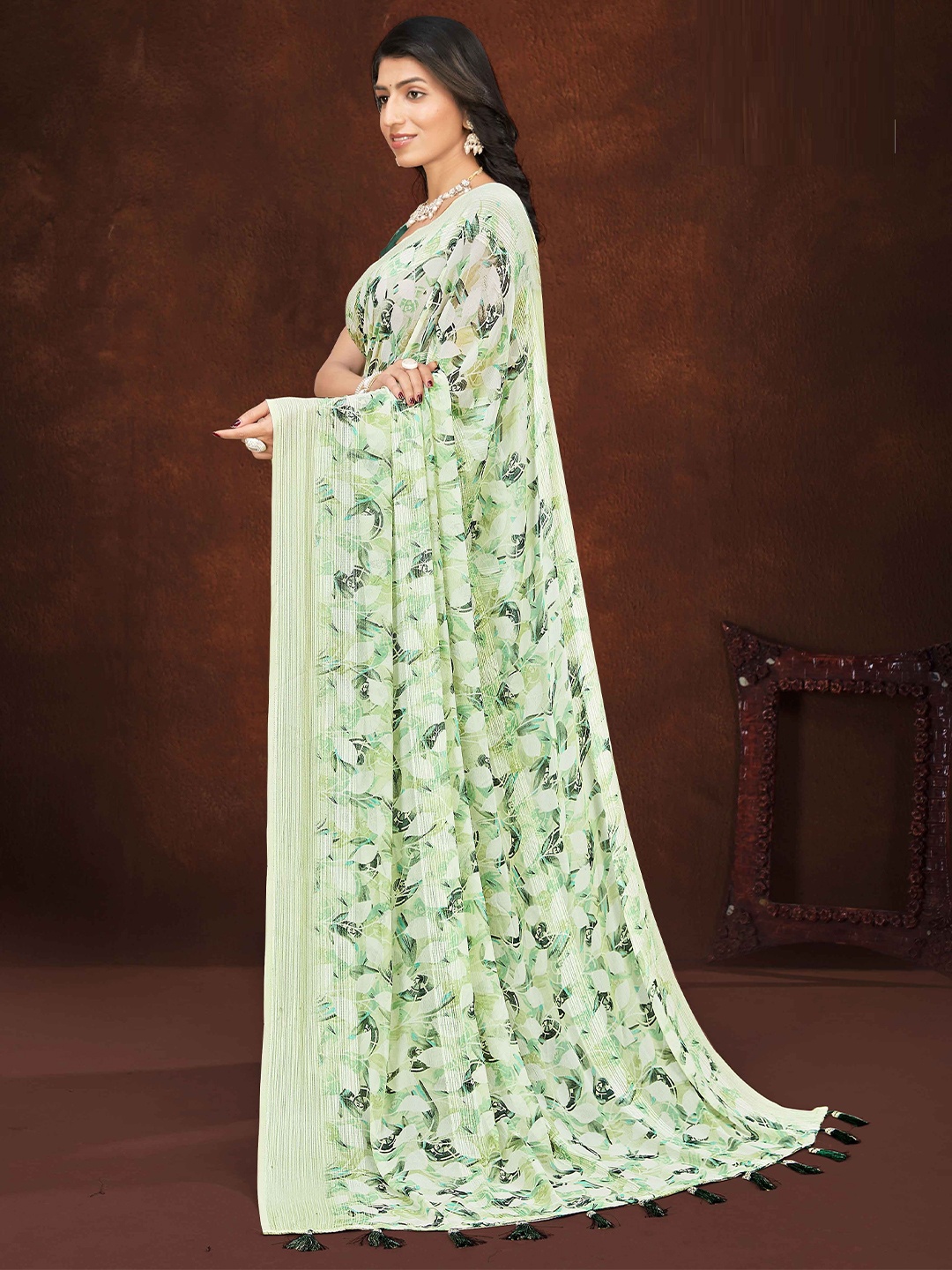 

MAHALASA Floral Pure Georgette Saree, Green