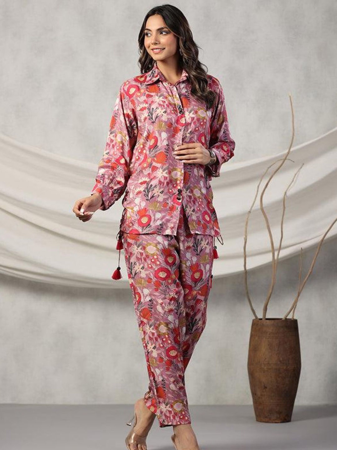 

Kaftanize Ojal Floral Printed Shirt With Trousers Co-Ords, Pink