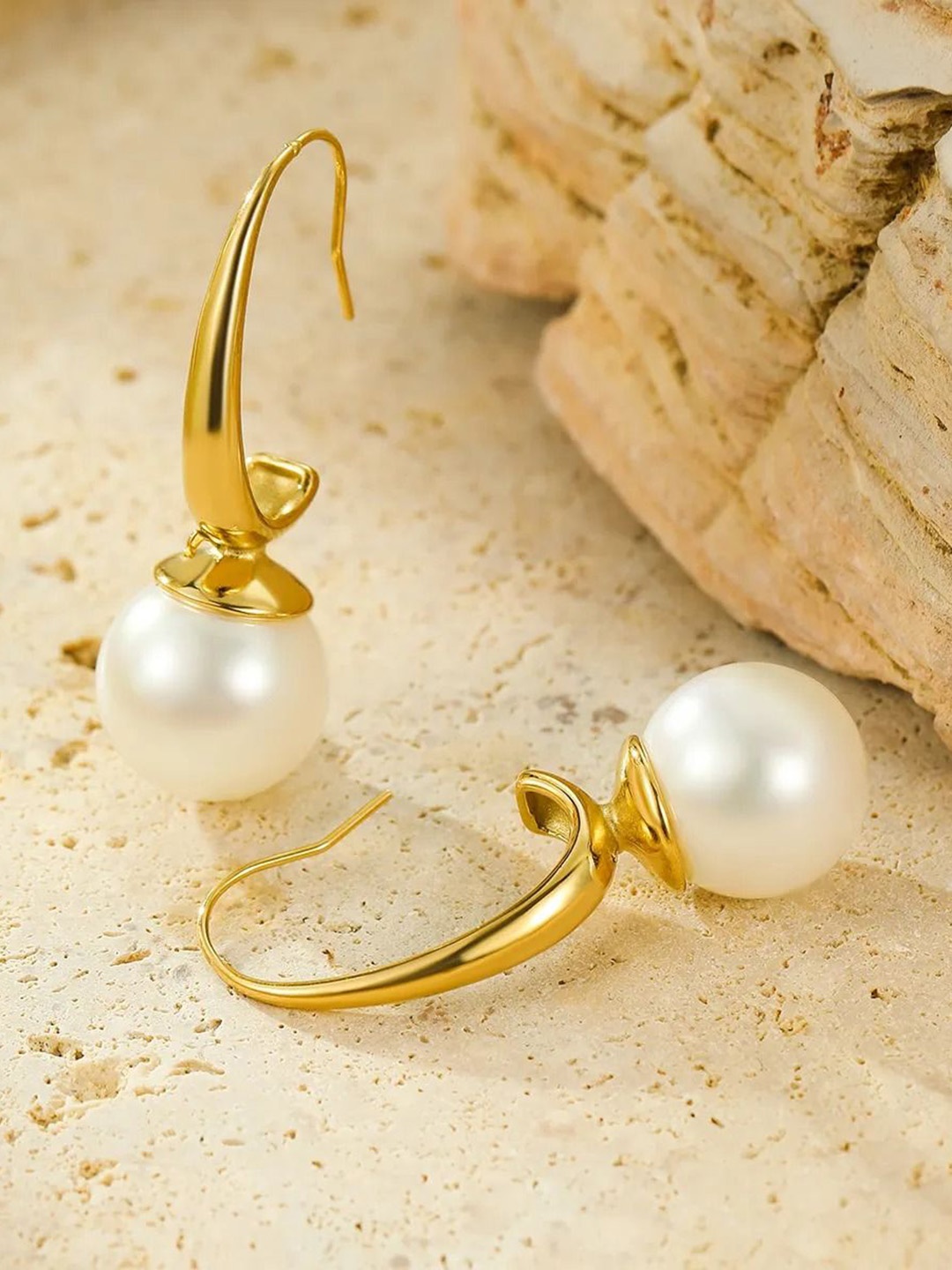 

DressBerry Teardrop Shaped Half Hoop Earrings, Gold