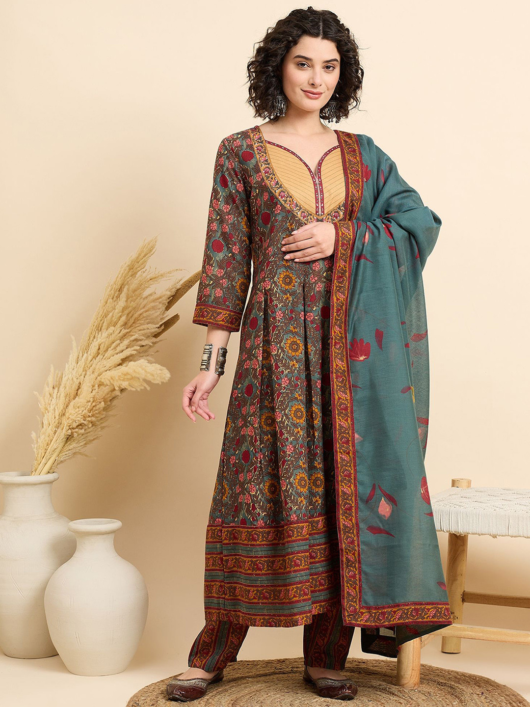 

DIVASTRI Women Floral Printed Regular Kurta with Trousers & With Dupatta, Green