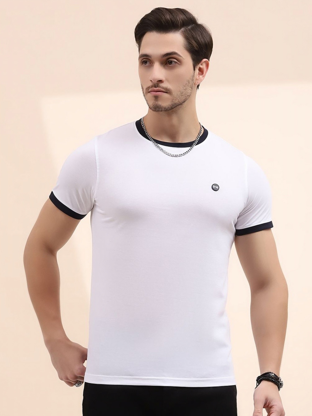

Cloak & Decker Men Applique T-shirt, White