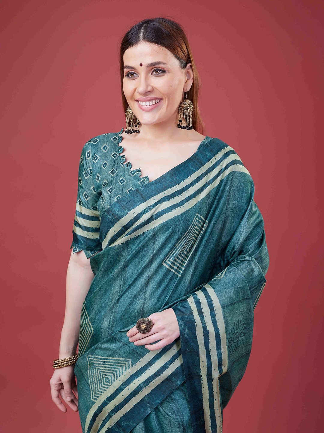 

DIVASTRI Silk Blend Banarasi Saree, Blue
