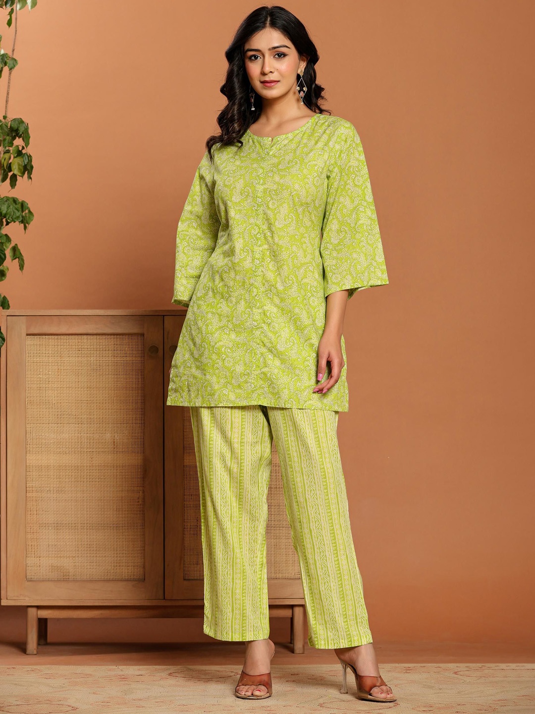 

Ragavi Printed Pure Cotton Round Neck Top With Trousers Co-Ords Set, Green